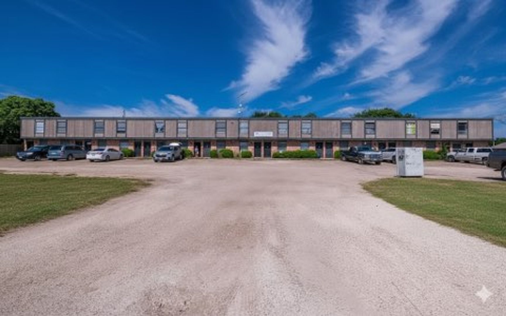 Crawford Apartment: 350 N Ave D