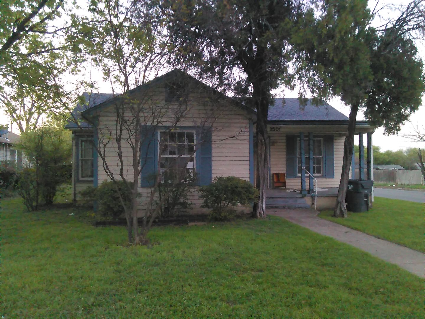 Waco House: 2501 Proctor Ave