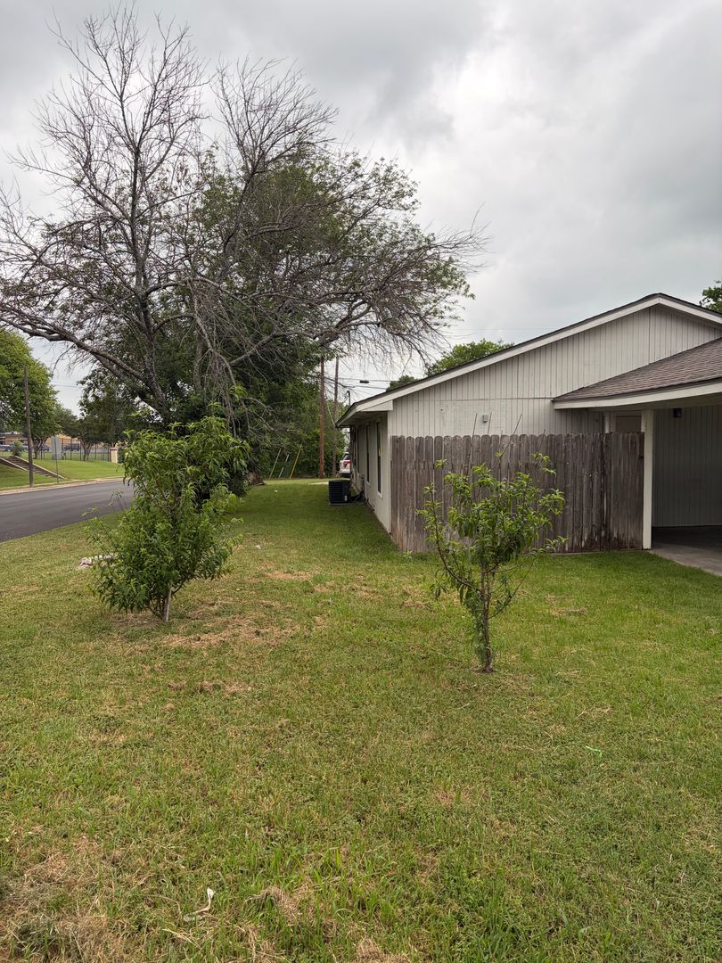 Waco House: 2225 Windsor Ave