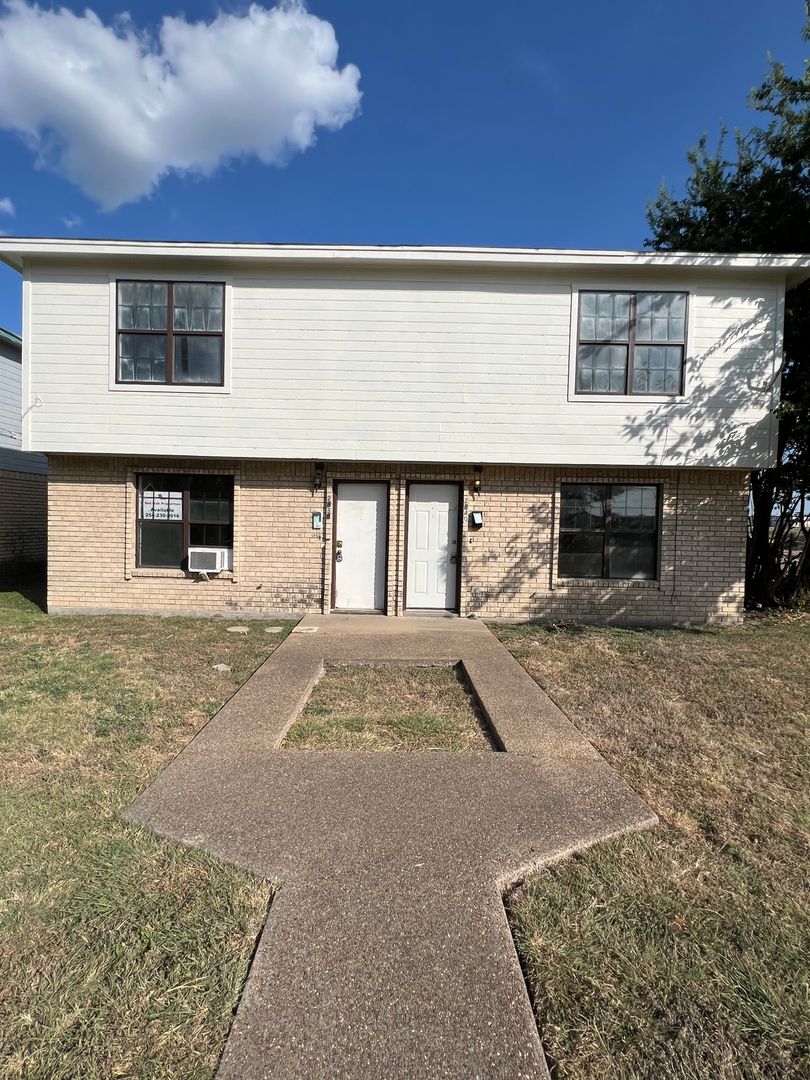 Waco House: 2840 Burnett Ave