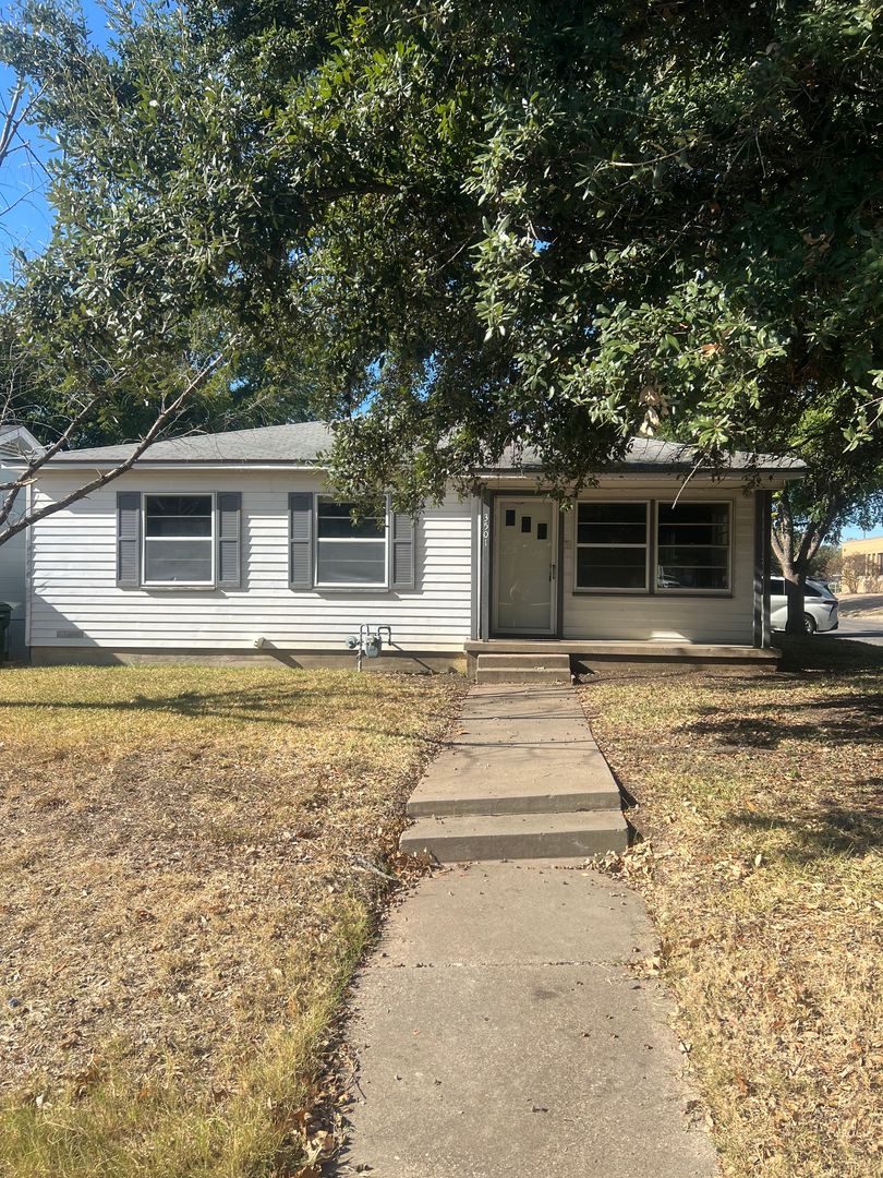 Waco House: 3501 Live Oak Ave