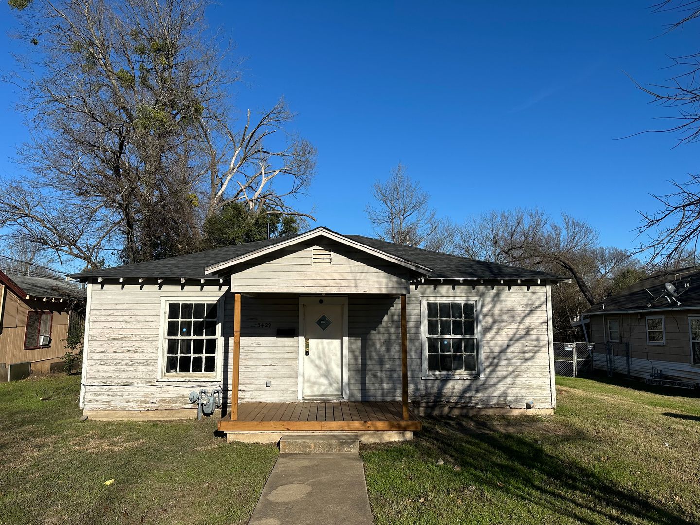 Waco House: 3429 N 20th St