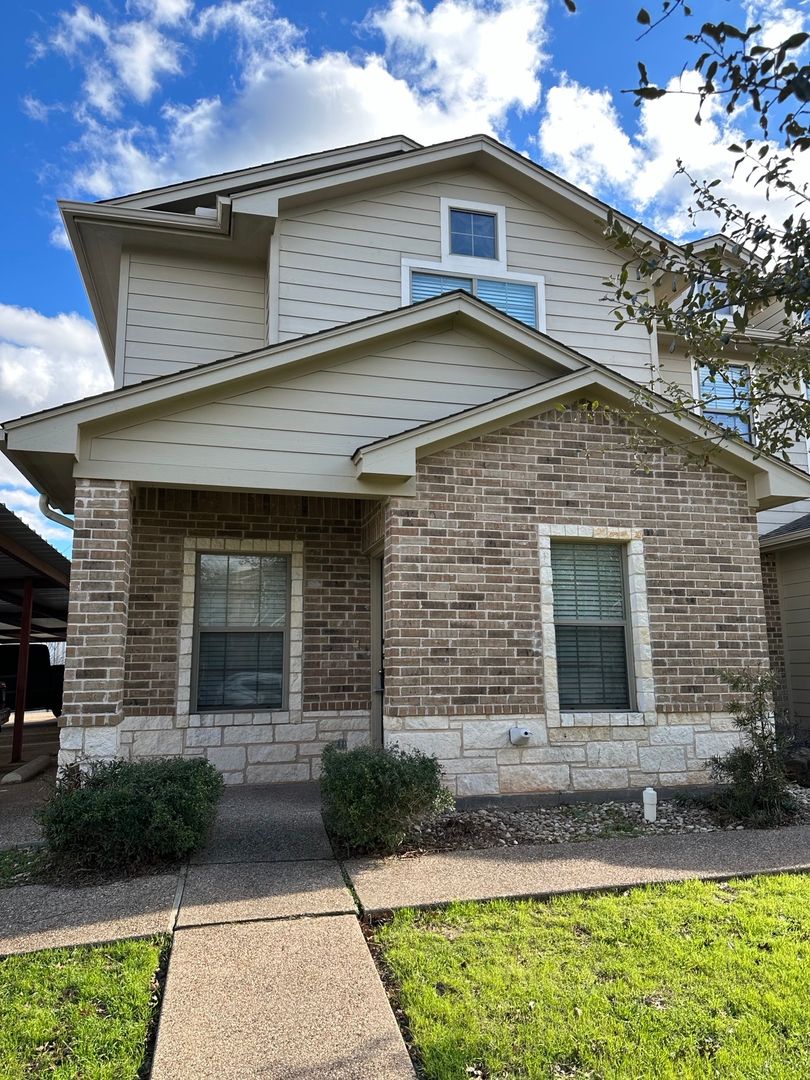 Robinson House: 126 Bentwood