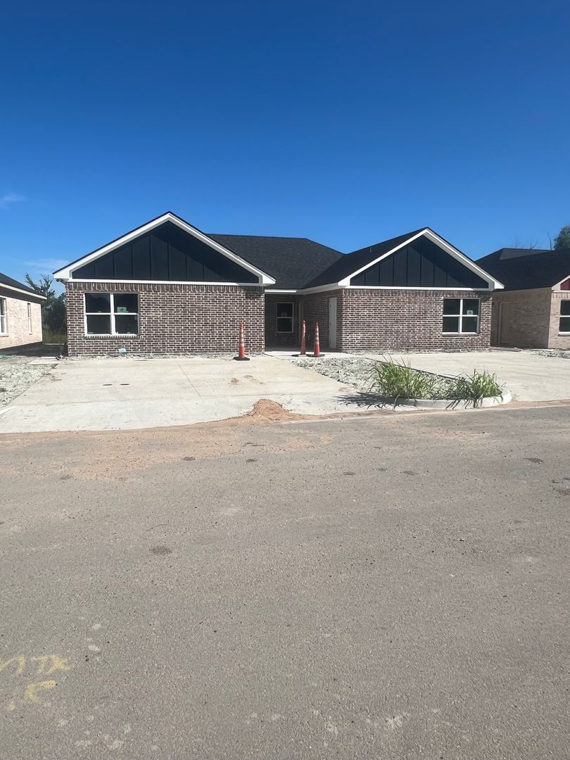 West House: 118 Vitava