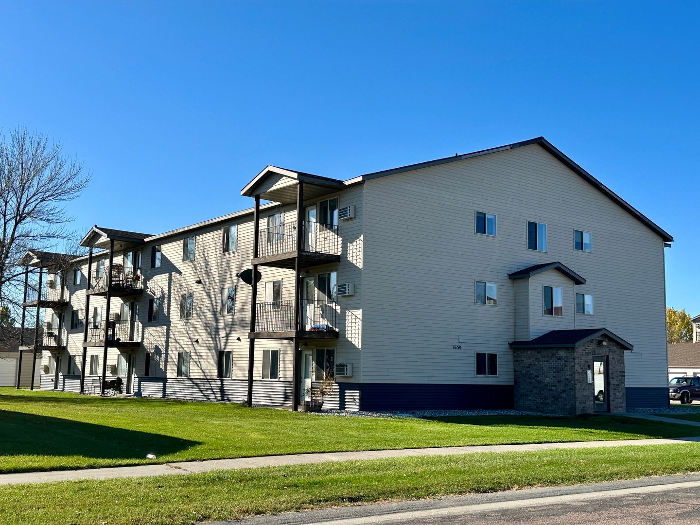 Fargo Apartment: 1650 33rd Ave S