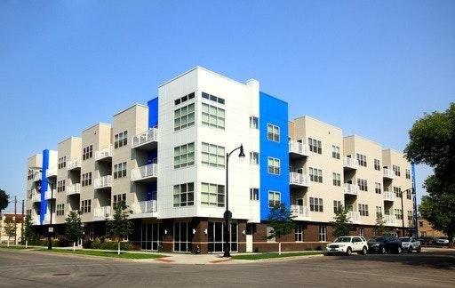 1 MONTH FREE - HIGH END 1 BED - ALL PETS WELCOME - INDOOR HEATED PARKING - ELEVATOR – photo 1