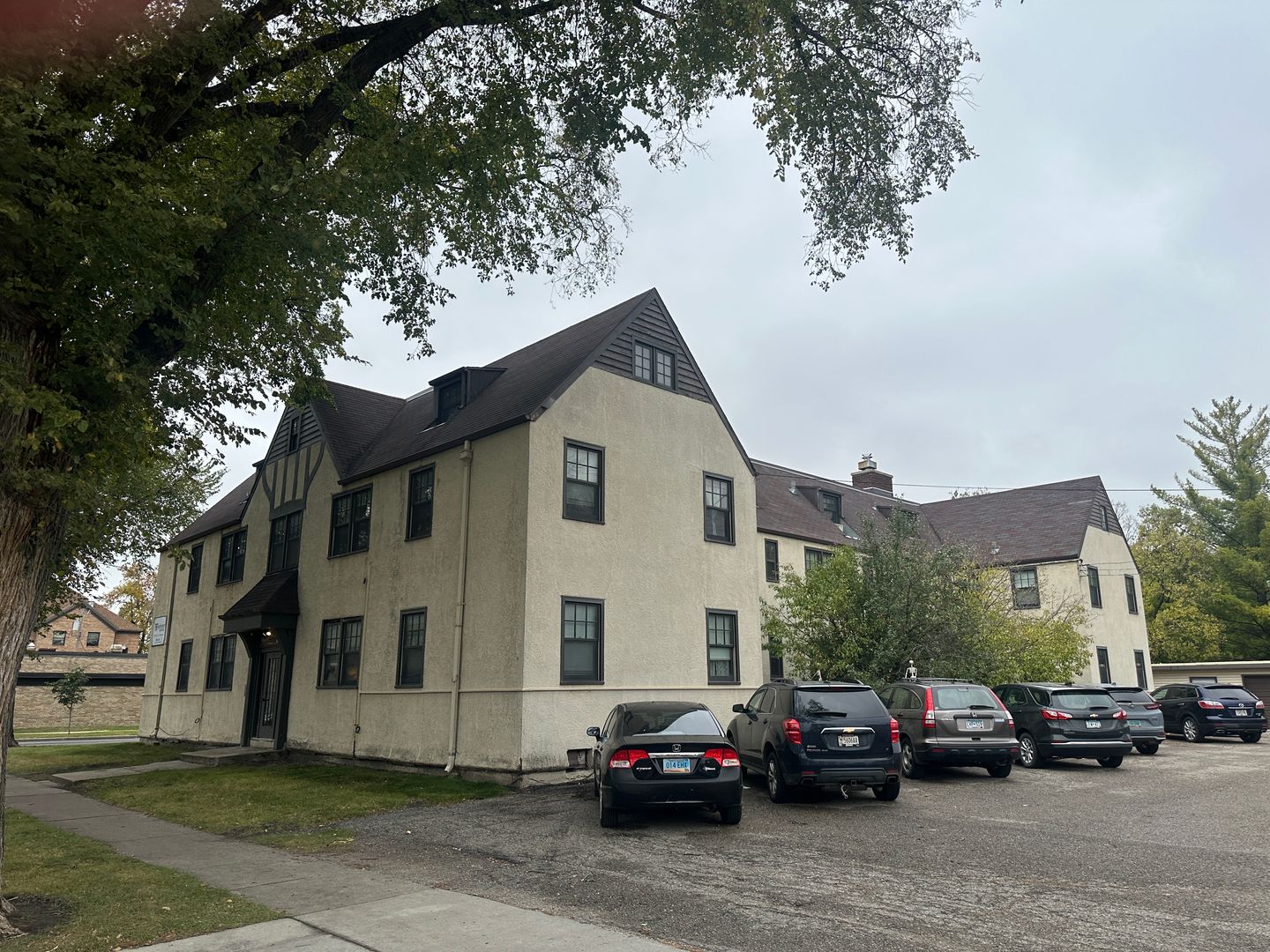 Fargo Apartment: 1117 13th Ave N