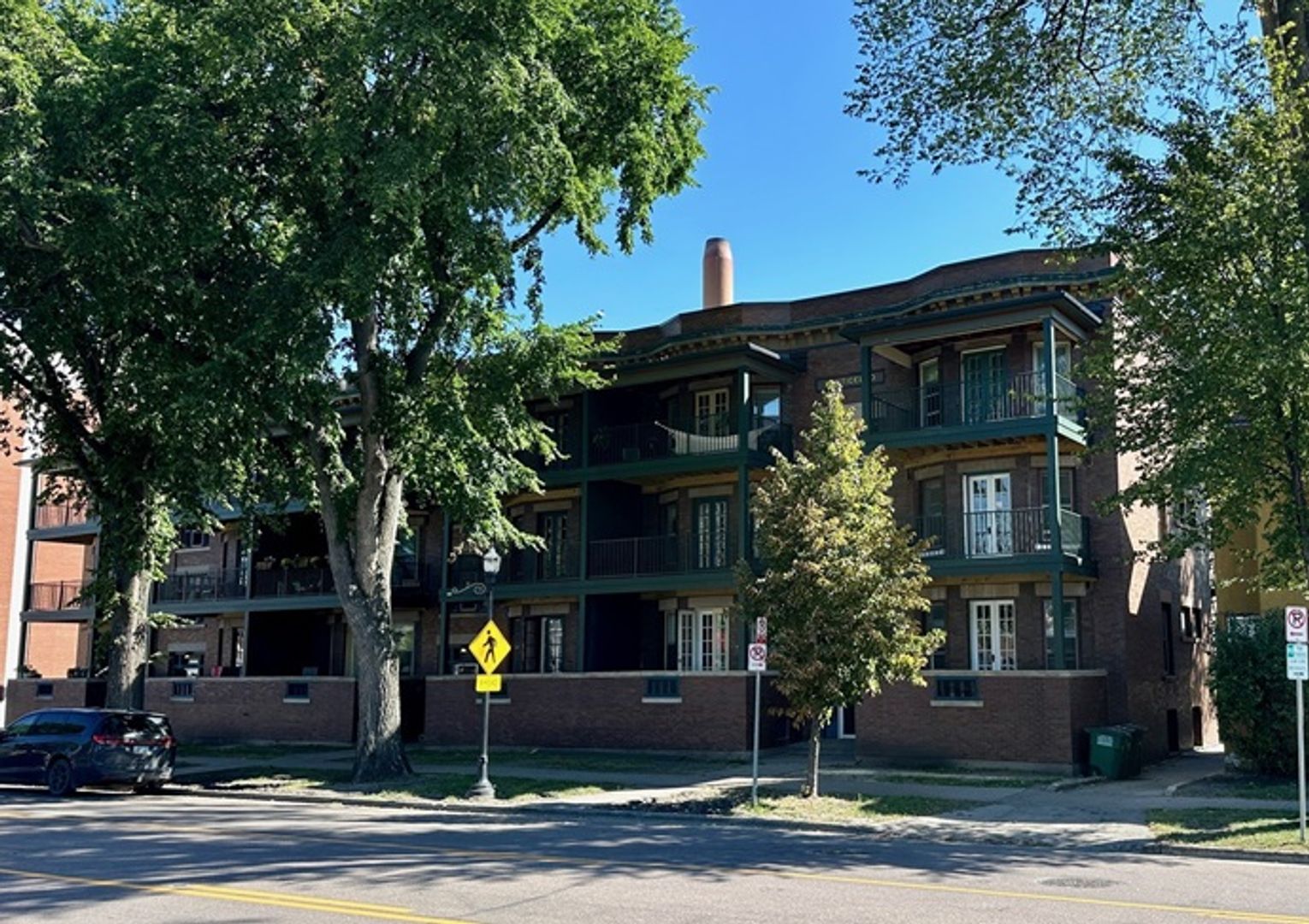 Fargo Apartment: 711/715/719 Broadway N