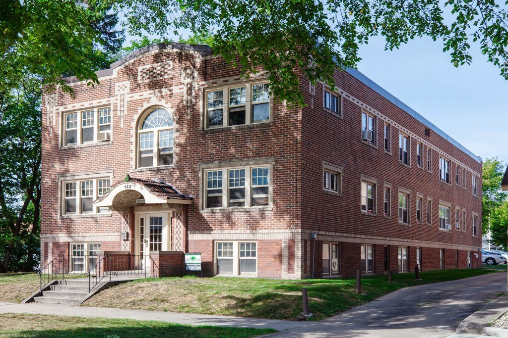 Fargo Apartment: 812 Broadway N