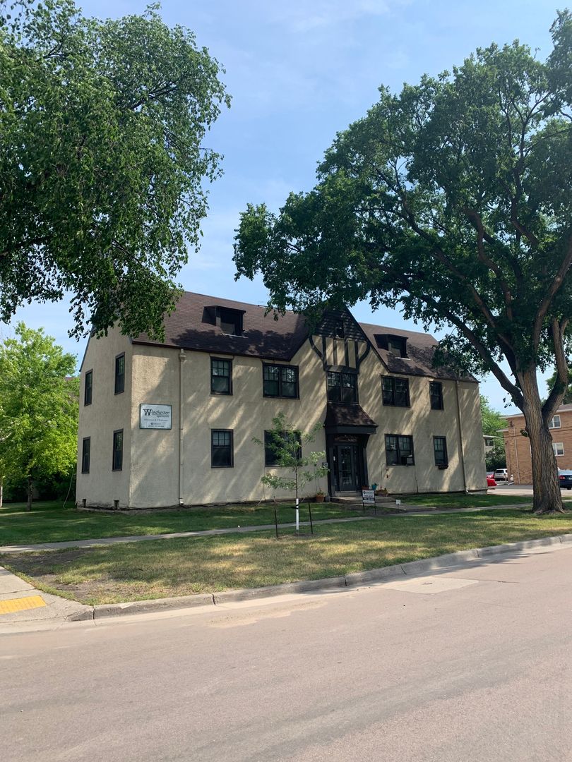 Fargo Apartment: 1117 13th Ave N