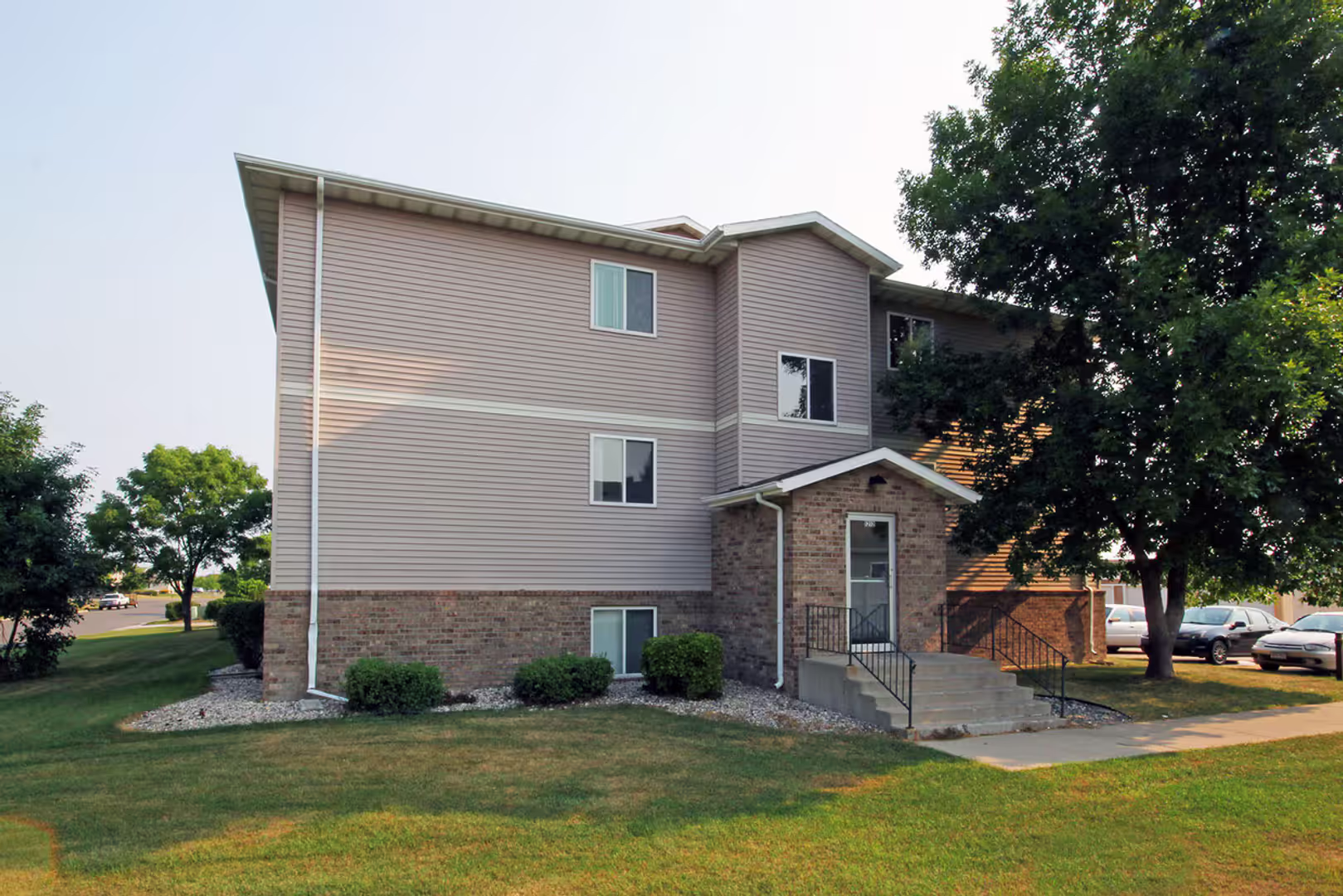 Moorhead Apartment: 1204 34th St Cir S
