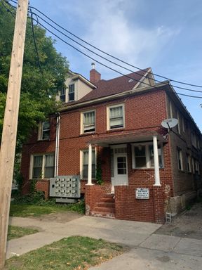 CUTE EFFICIENCY IN SECURED BUILDING – photo 1
