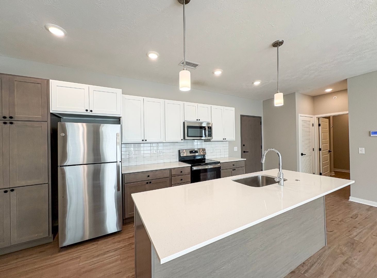 Lincoln Apartment: 5701 Boboli Lane