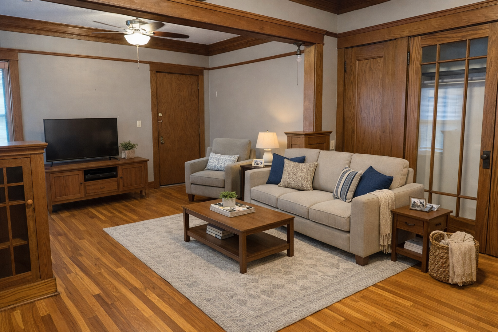 Lincoln Apartment: 1729 K St