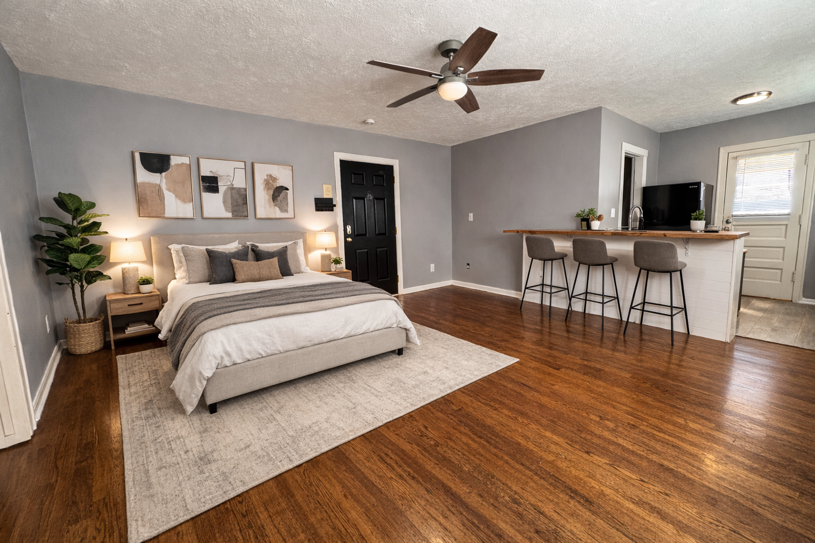 Lincoln Apartment: 640 S 12th Street