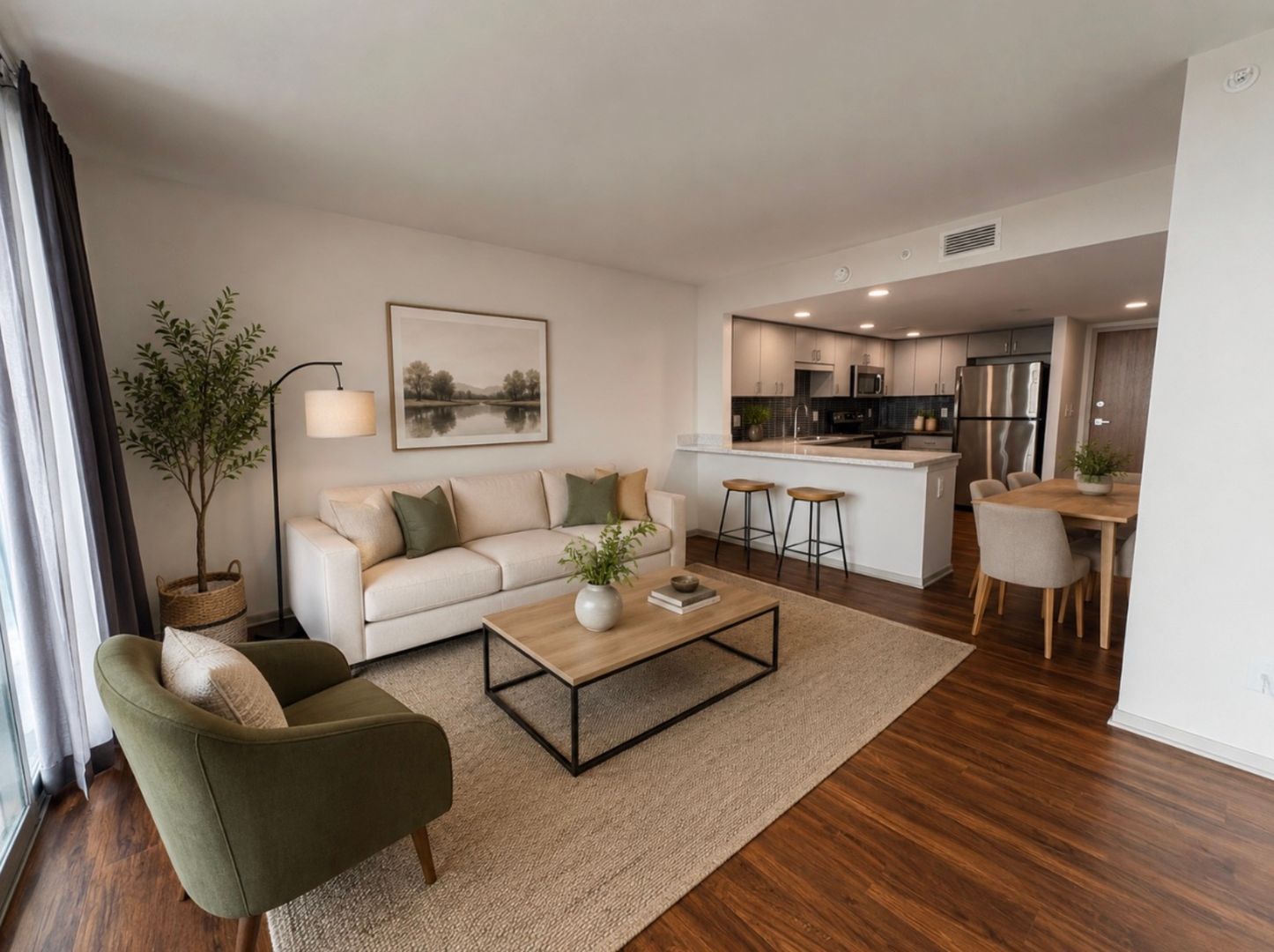 Lincoln Apartment: 1301 Lincoln Mall