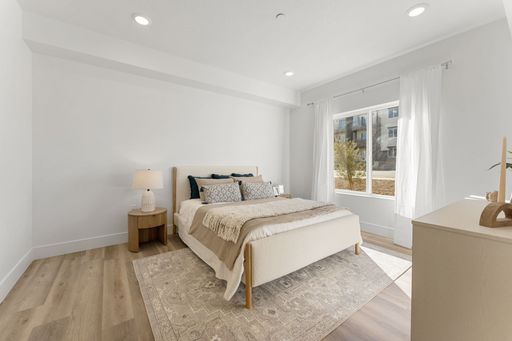 ASK ABOUT OUR MOVE IN SPECIAL! Modern 2-Bedroom Apartment at Ascesa – photo 1