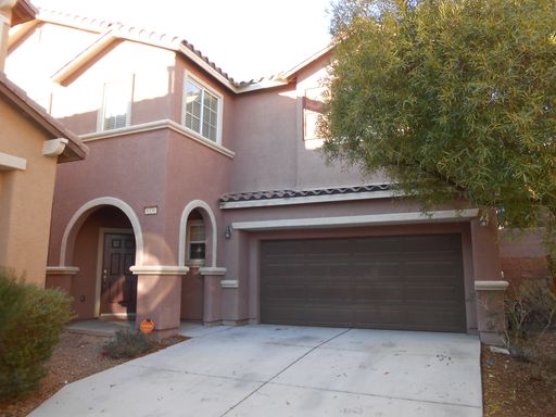Fantastic 2 Story Home in Mountains Edge with Community Pool – photo 1