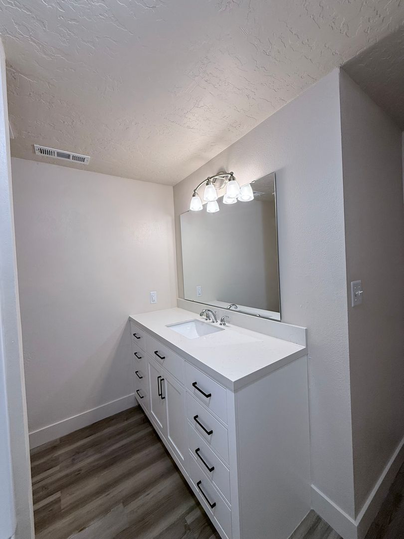 236 N Quail Ridge Dr #6 3 of 12