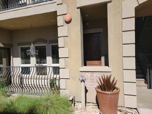 2 Bedroom Condo On The Main Floor! – photo 1