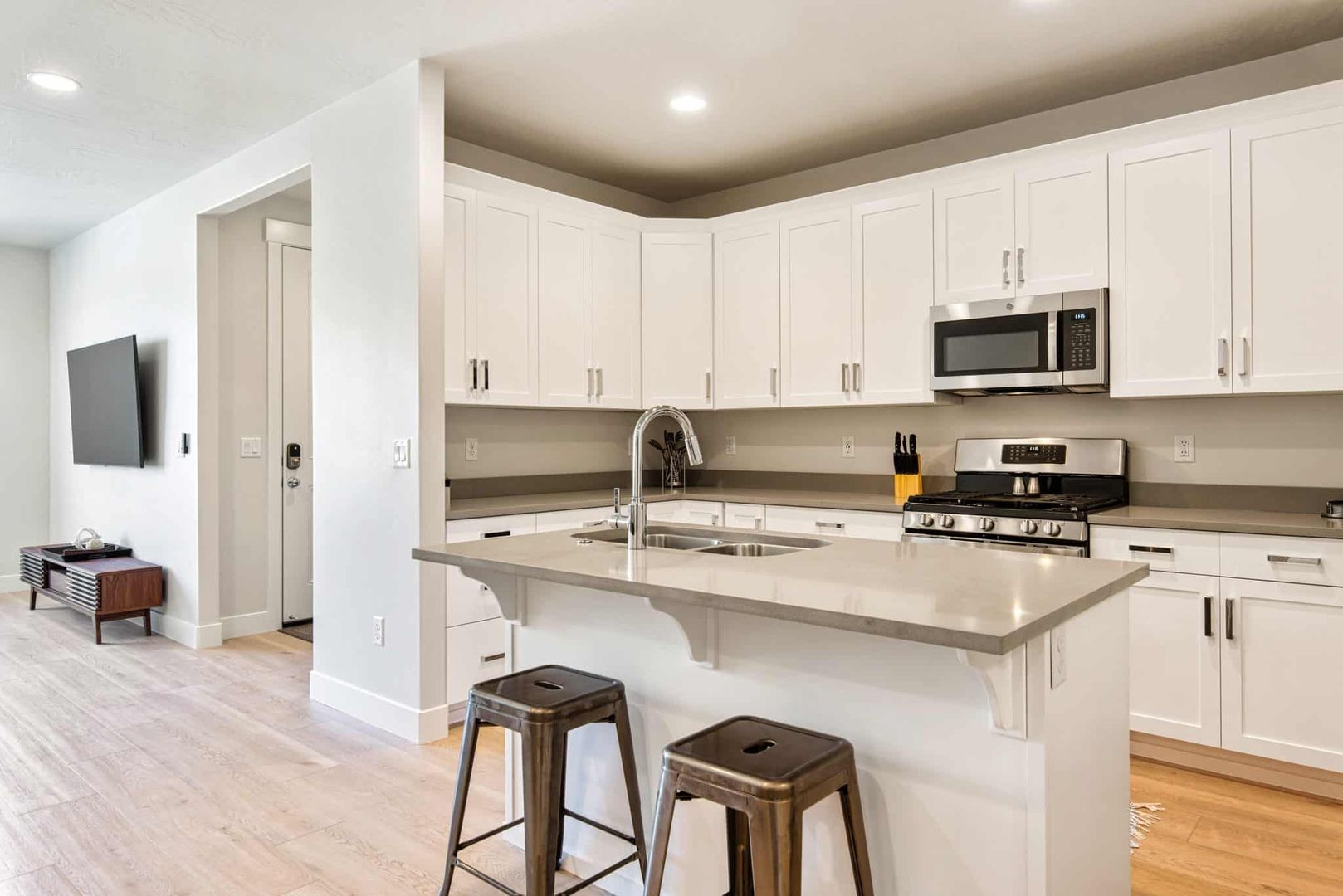 1197 N Bello Alley 1 of 8