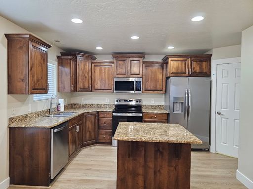 Beautiful 4 Bedroom Home – photo 1