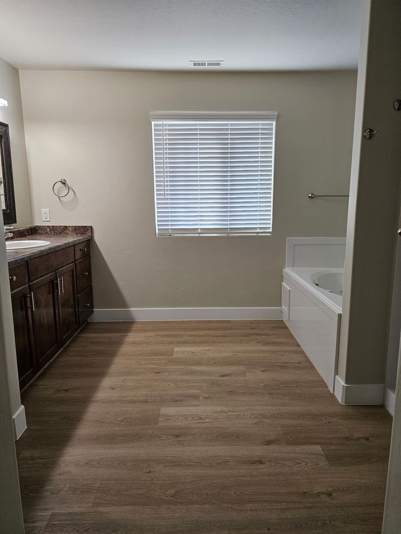 445 W River Willow 11 of 12