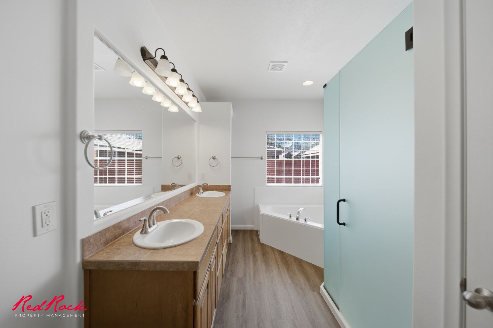 3304 W Palomar 16 of 40