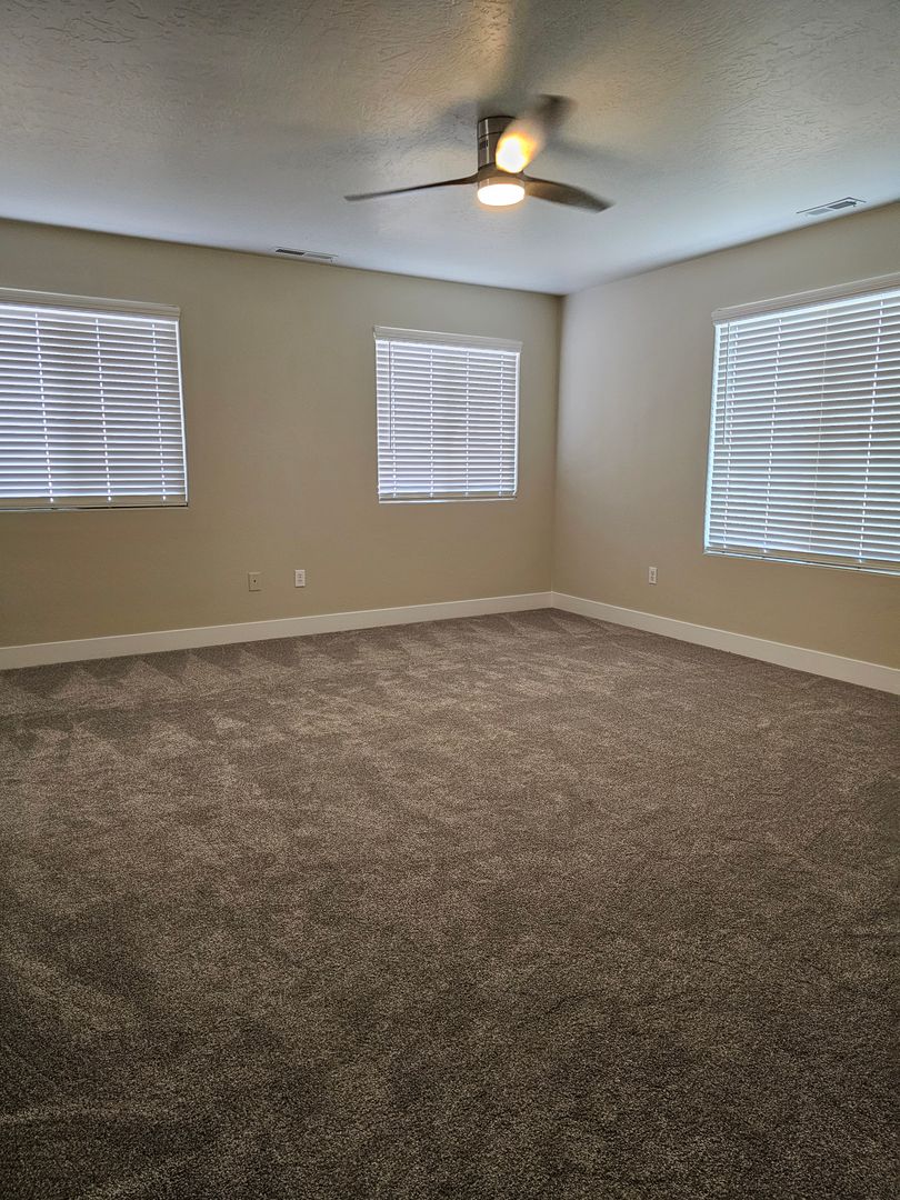 445 W River Willow 17 of 26