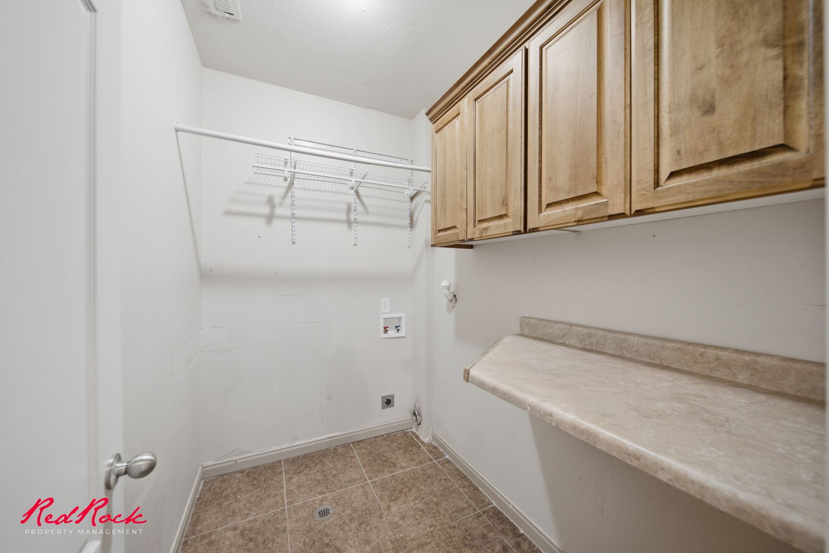 Laundry room at 3304 W Palomar
