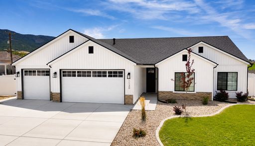Modern Living with Extra Space in Enoch