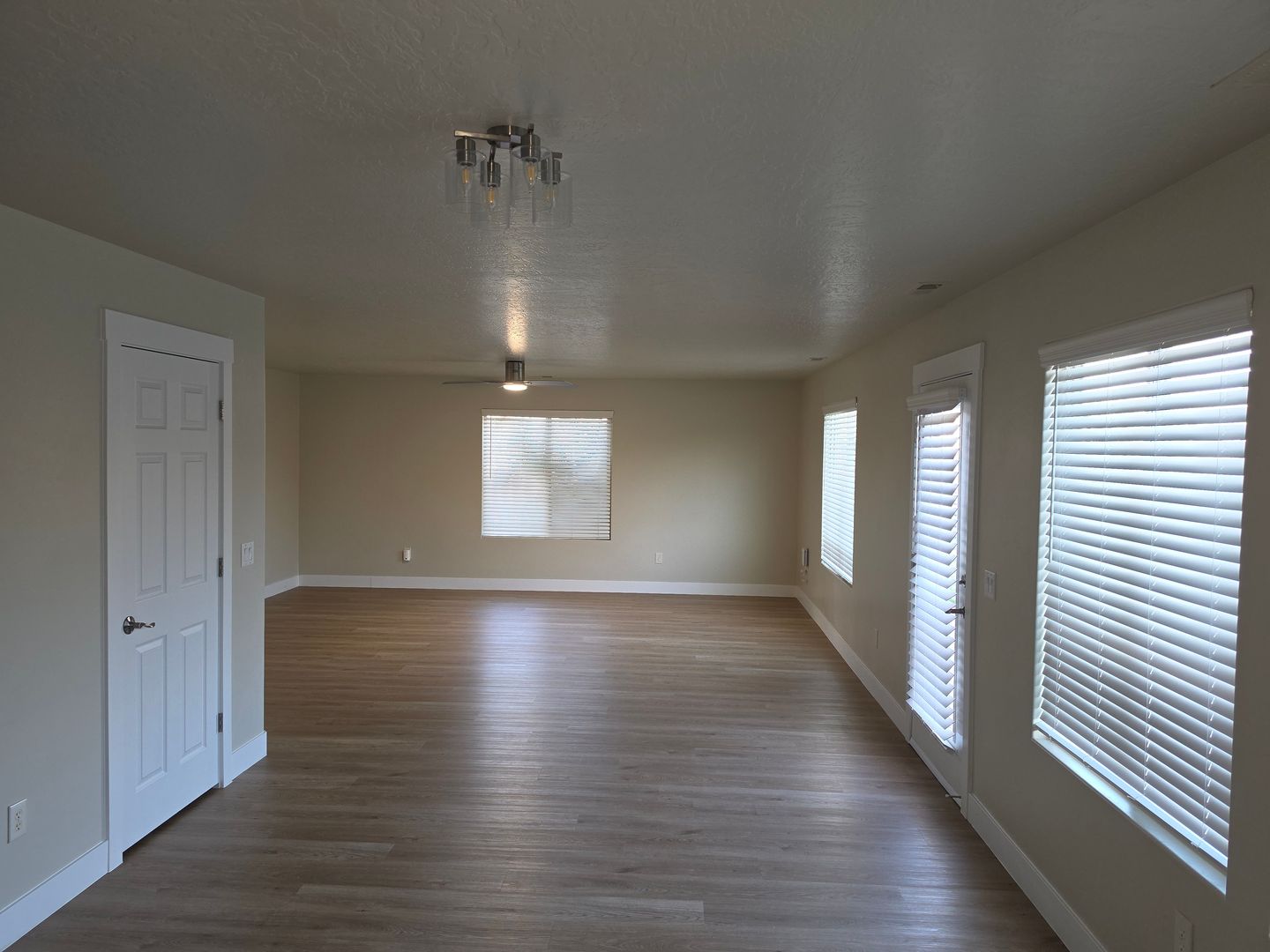 445 W River Willow 14 of 26