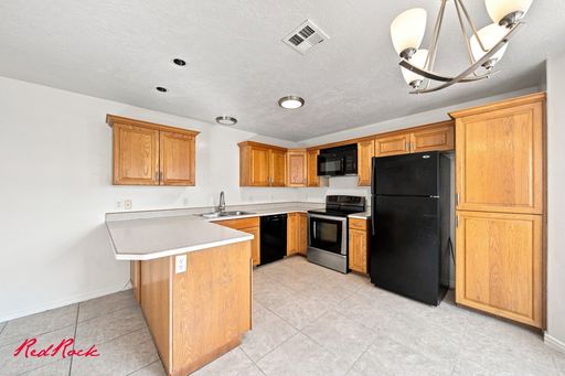 Make a Splash in Your New 3-Bedroom Condo! – photo 1