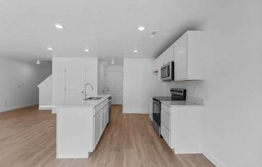Your New Home Awaits! Pet Friendly Home In Long Valley! – photo 1