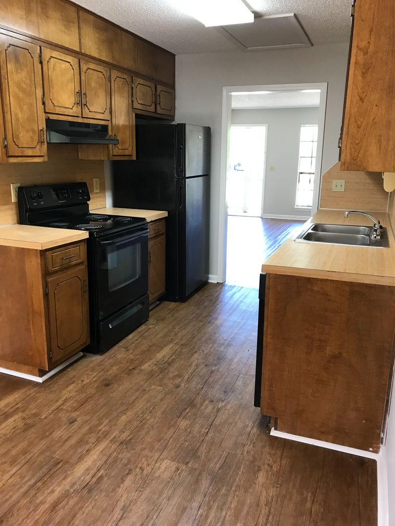 Hueytown Apartment: 1393 Hueytown Road