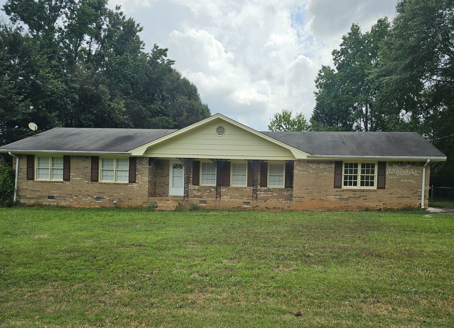 Conyers House: 1355 White Oak Street SE