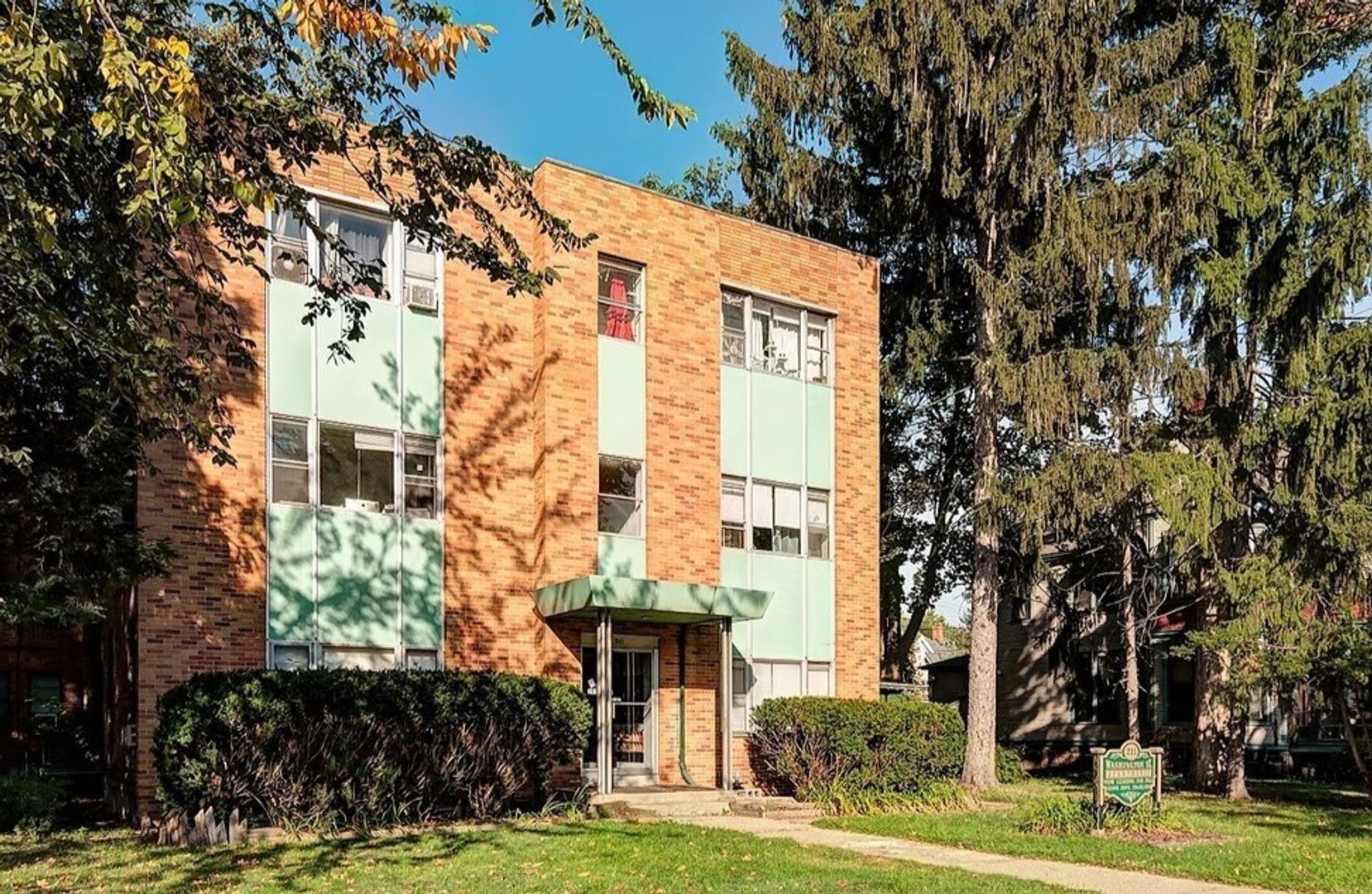 Ypsilanti Apartment: 211 N Washington St