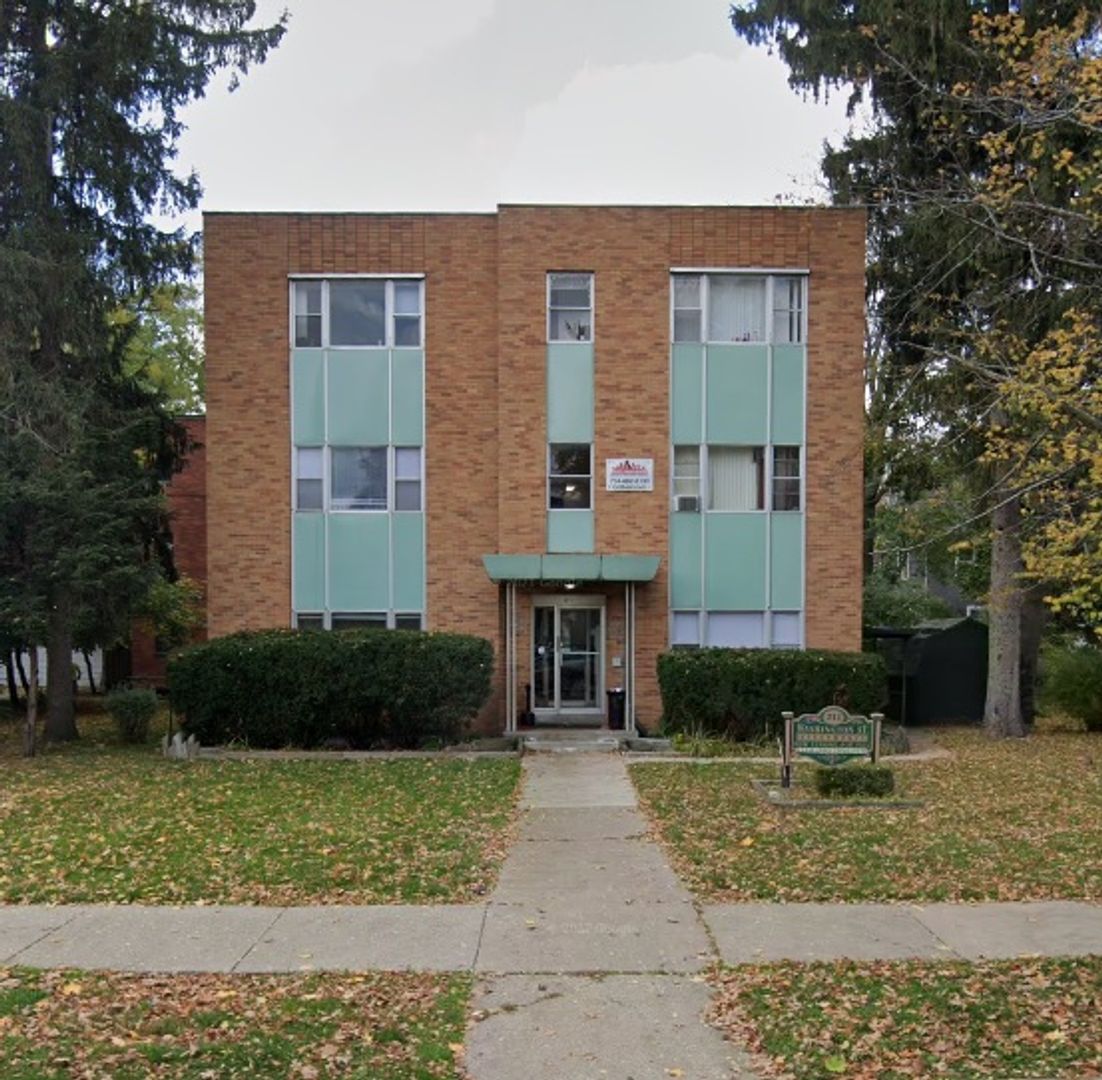 Ypsilanti Apartment: 211 N Washington St