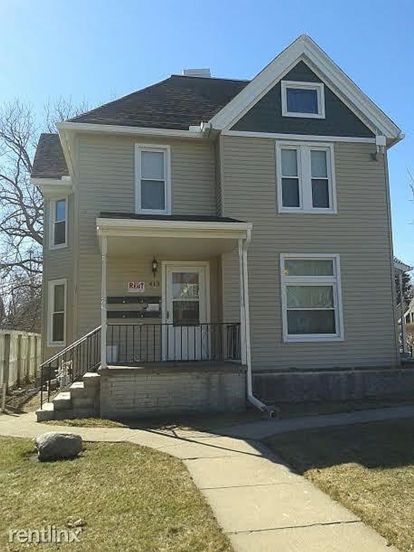 Ypsilanti Apartment: 413 W. Forest Ave.