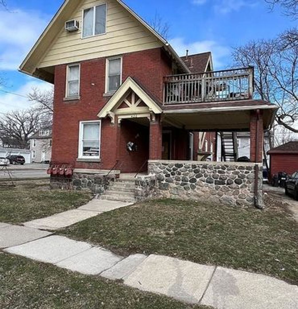 Ypsilanti Apartment: 422 Pearl St.