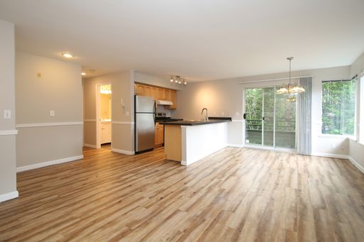 4 Free Weeks Free!!! Beautiful One Bedroom Unit Available Now!! – photo 1