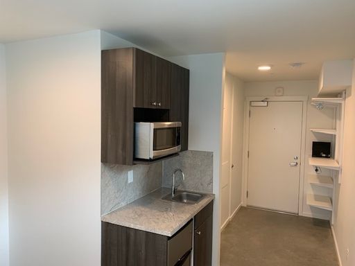 Modern Studio in the Heart of Redmond! – photo 1