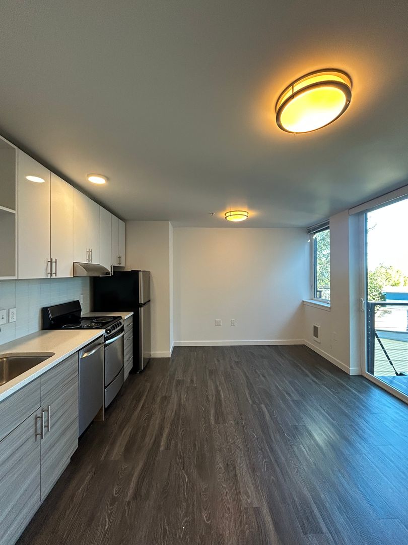 Seattle Apartment: 2302 E Denny Way