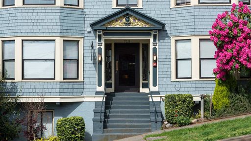 Beautiful, Vintage Lower Queen Anne Corner Studio Apartment – photo 1