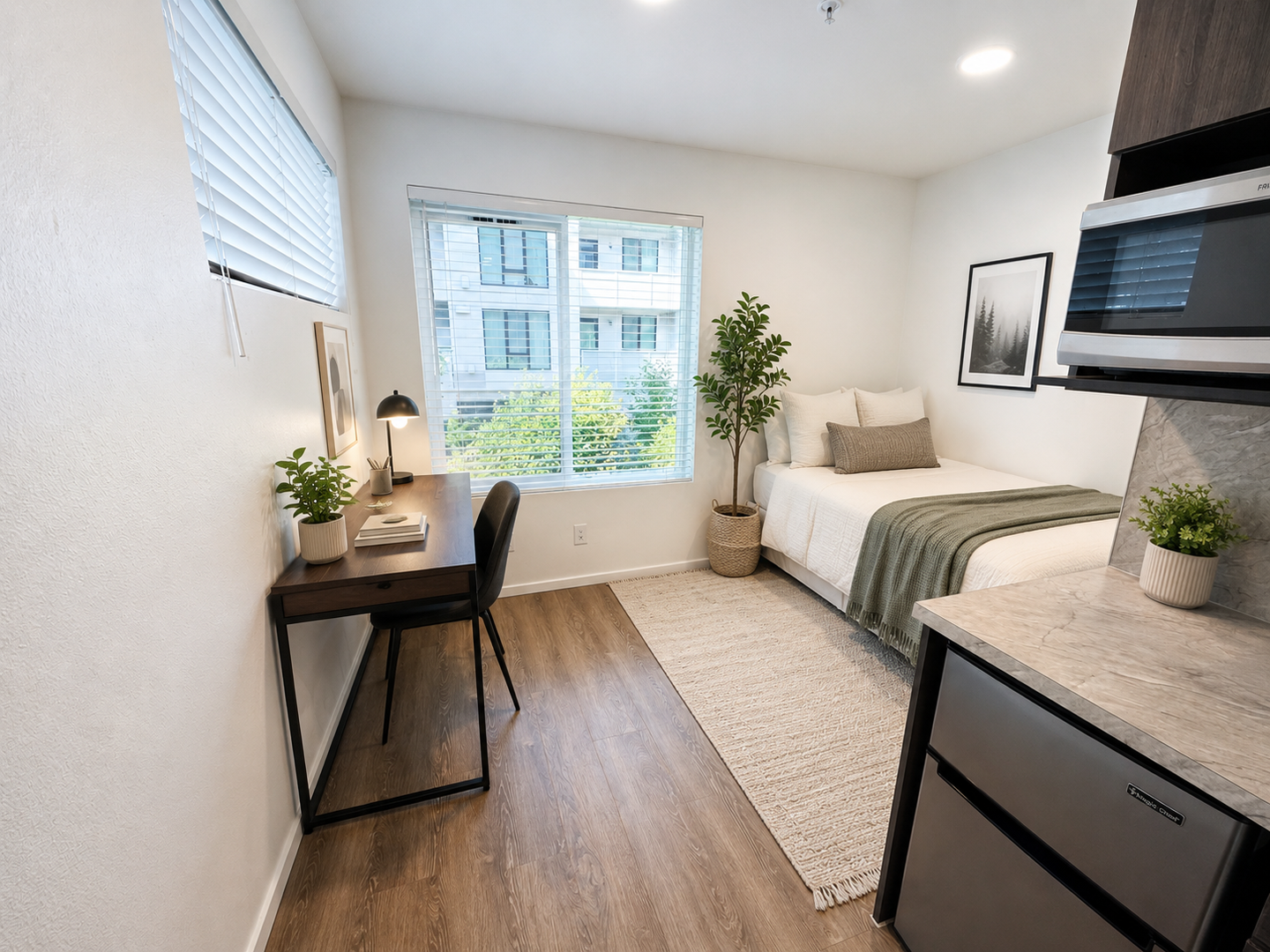 Redmond Apartment: 16210 NE 80th St
