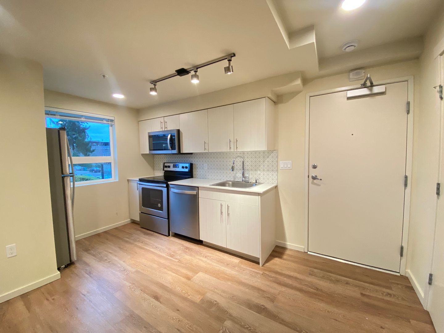 Kirkland Apartment: 330 4th ST