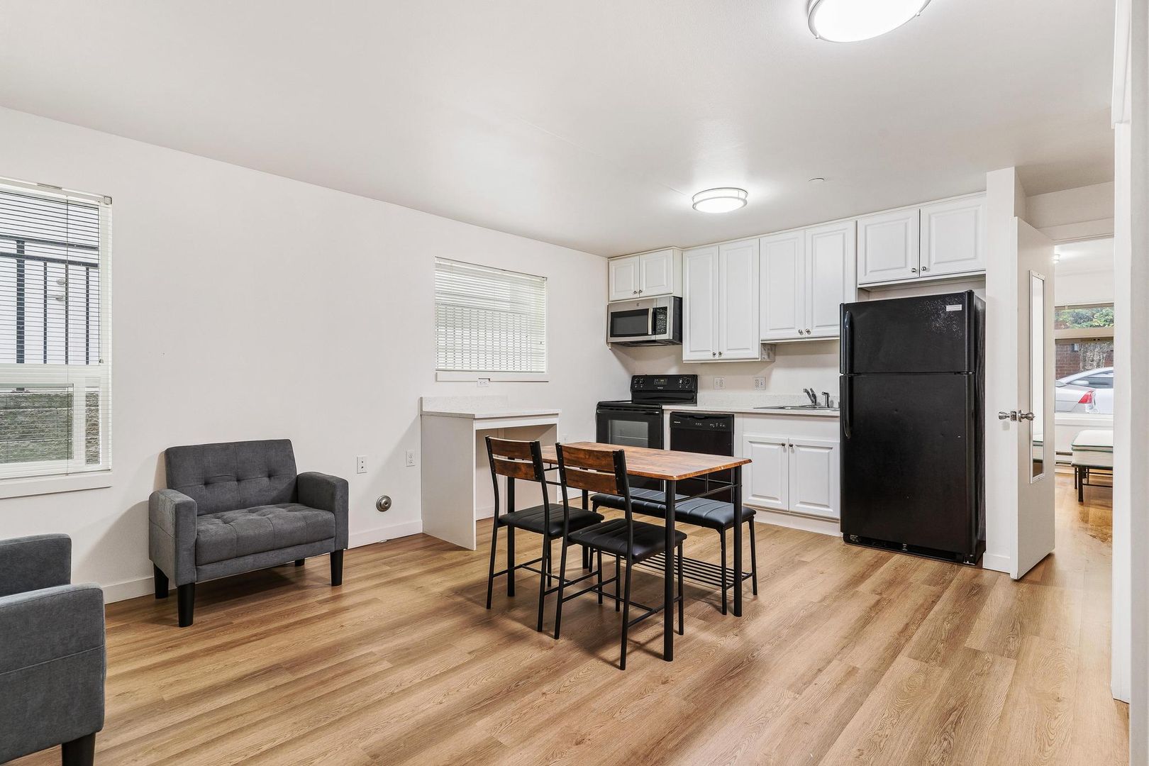 Seattle Apartment: 4215-4221 9th Ave NE