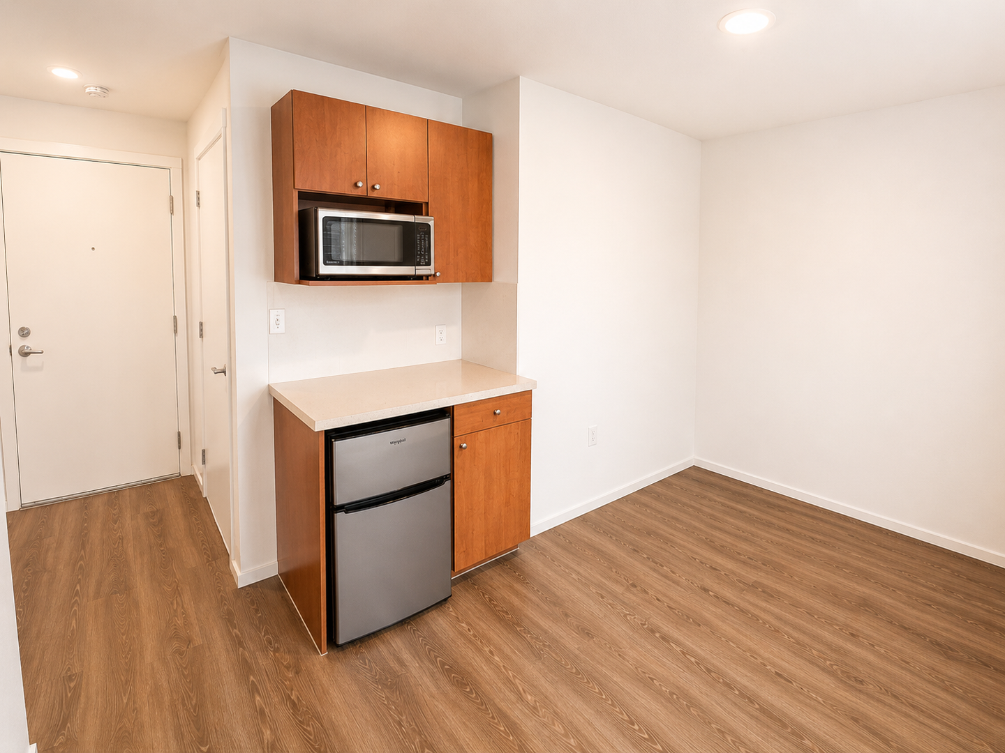 Kirkland Apartment: 450 Central Way