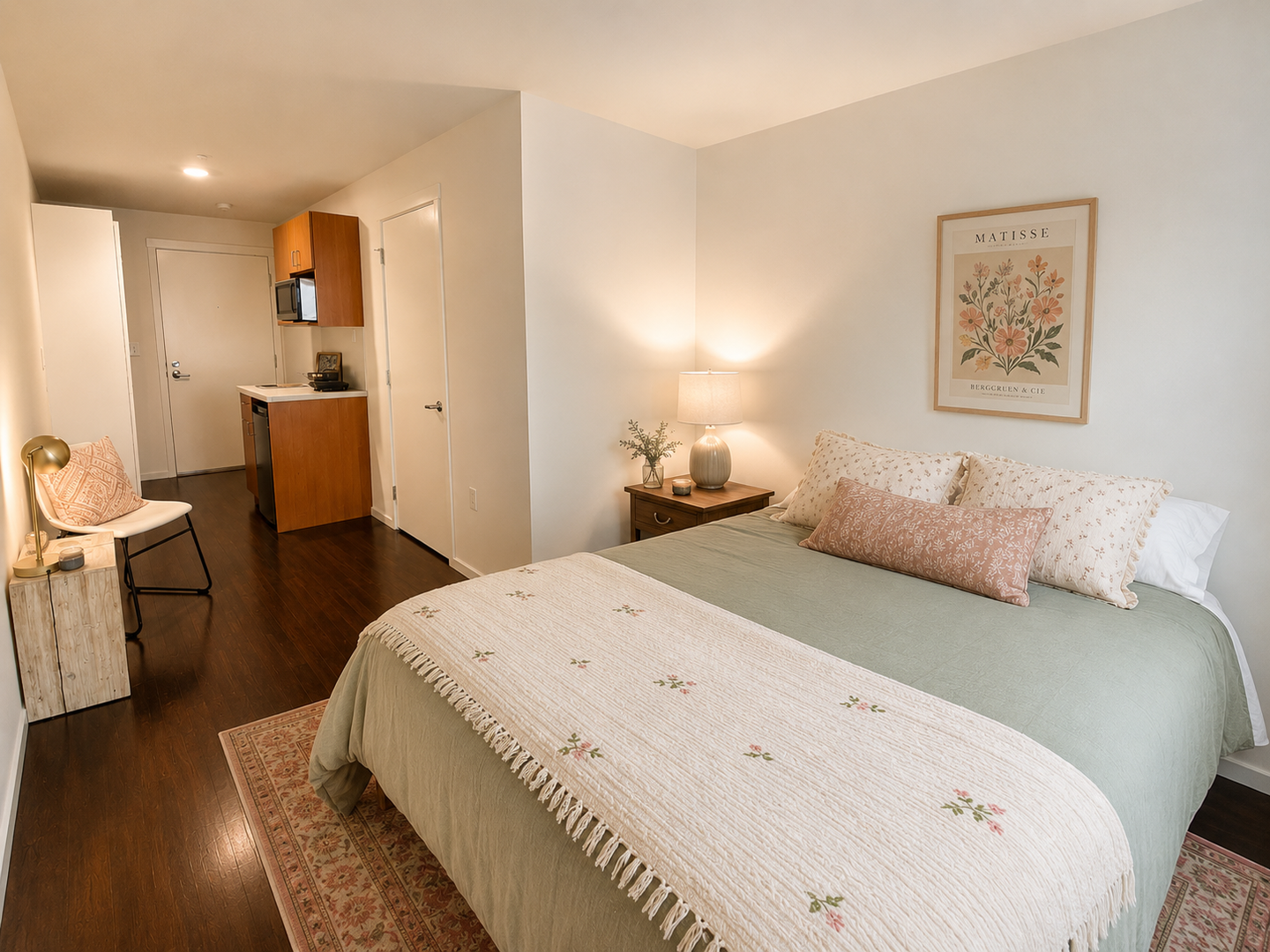 Kirkland Apartment: 450 Central Way