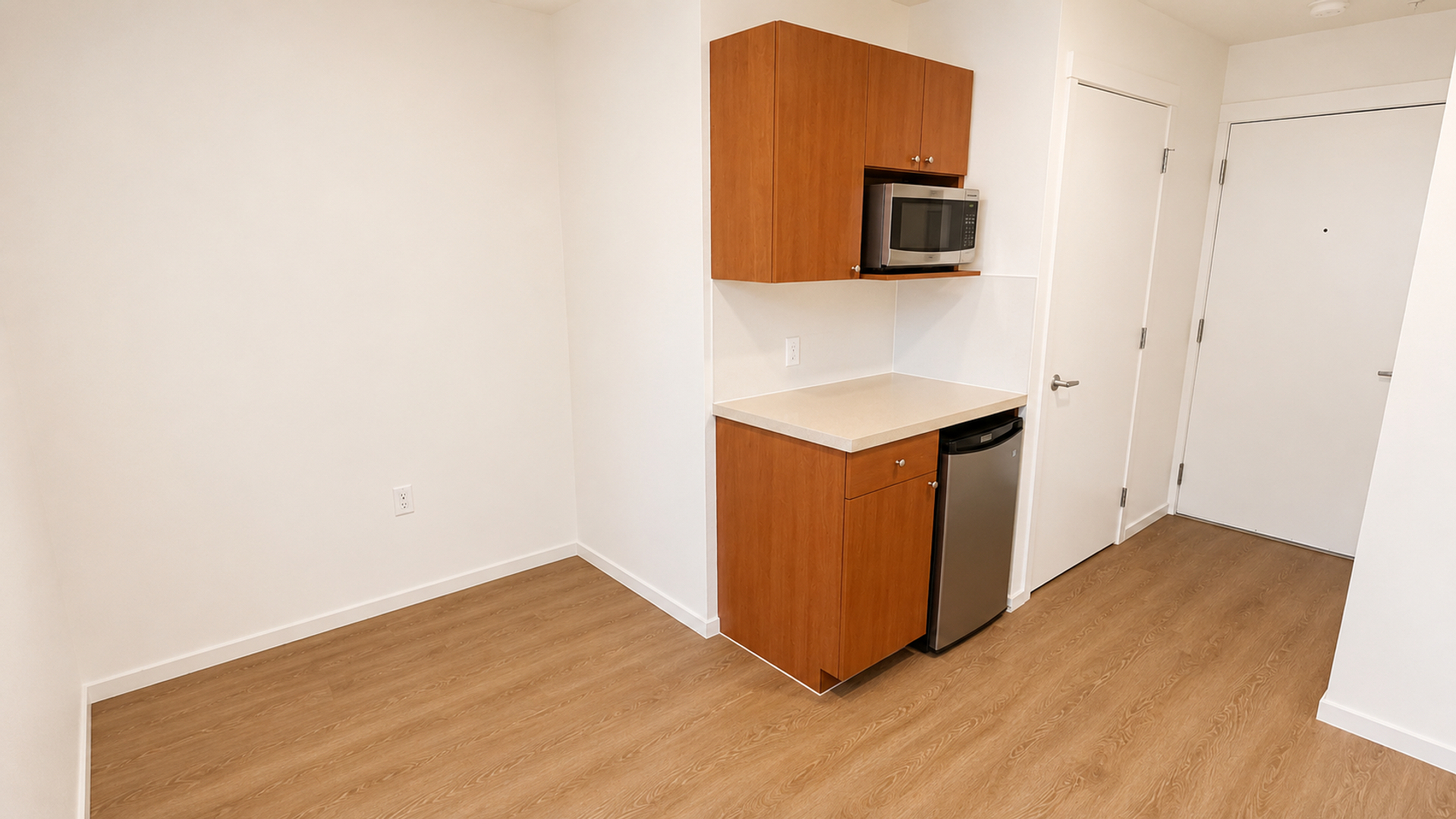 Kirkland Apartment: 450 Central Way